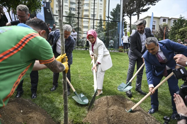 Yaşlılar için Sosyalleşme Merkezi Başakşehir'de Açıldı