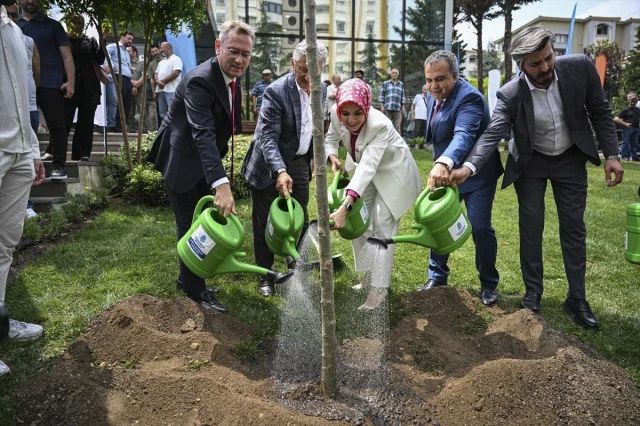 Yaşlılar için Sosyalleşme Merkezi Başakşehir'de Açıldı