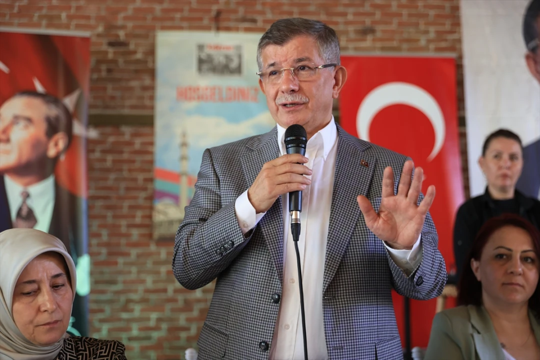 Ahmet Davutoğlu Edirne'de Siyasi ve Ekonomik Gelişmeleri Değerlendirdi