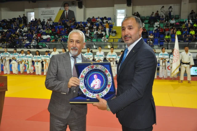 Spor Toto Yıldızlar Judo Şampiyonası Kütahya'da Renkli Başladı
