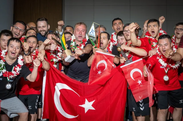 Özel Sporcuların Avrupa'daki Büyük Başarısı: Gururla Döndüler