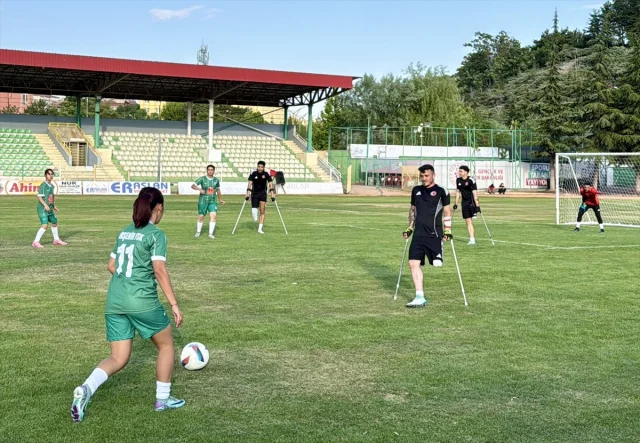 Ampute Futbol Milli Takımı ve Kırşehir Kadın Takımı Sahada Buluştu
