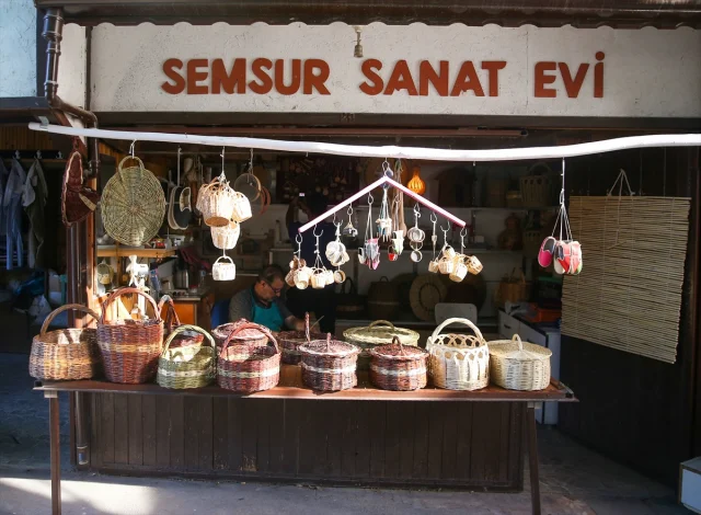Adıyaman'da Geleneksel Sepet Örücülüğü 30 Yıldır Yaşatılıyor