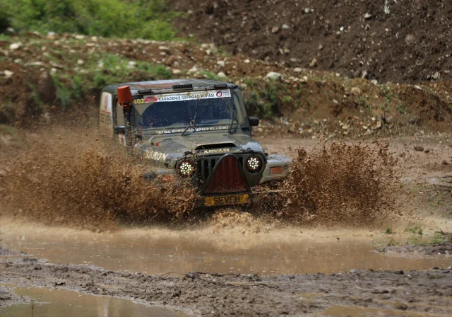 Karadeniz Off-Road Kupası Rize'de Nefes Kesti