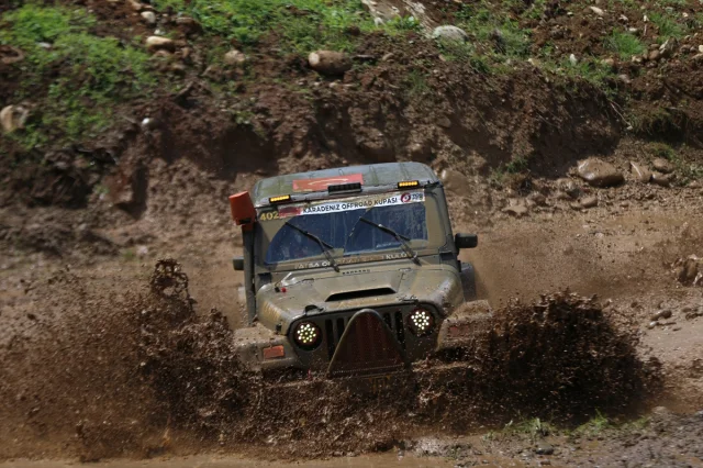 Karadeniz Off-Road Kupası Rize'de Nefes Kesti
