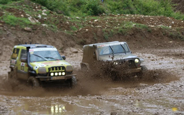 Karadeniz Off-Road Kupası Rize'de Nefes Kesti