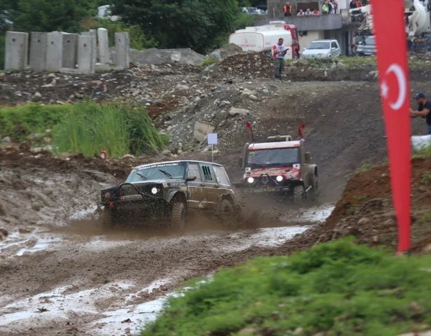 Karadeniz Off-Road Kupası Rize'de Nefes Kesti