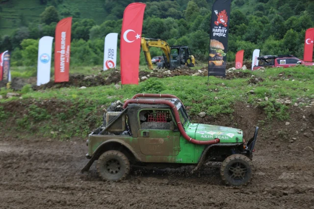 Karadeniz Off-Road Kupası Rize'de Nefes Kesti