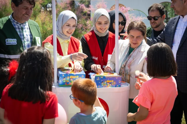 Sarıyer'de Dijital Bağlar Güçlendi: Aile Şenliği Yoğun İlgi Gördü