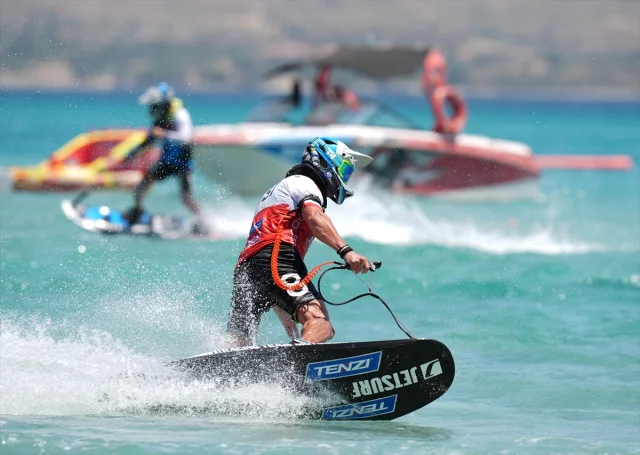 Dünya Motosurf Şampiyonası Çeşme'de Coşkulu Finalle Son Buldu