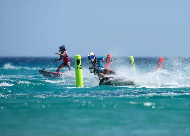 Dünya Motosurf Şampiyonası Çeşme'de Coşkulu Finalle Son Buldu