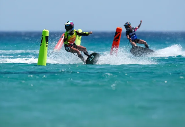 Dünya Motosurf Şampiyonası Çeşme'de Coşkulu Finalle Son Buldu