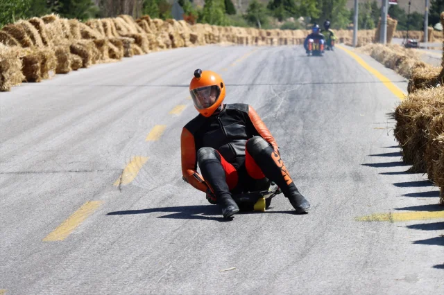 Erzincan Dünya Kaykay İniş Şampiyonası ile Ekstrem Spora Ev...