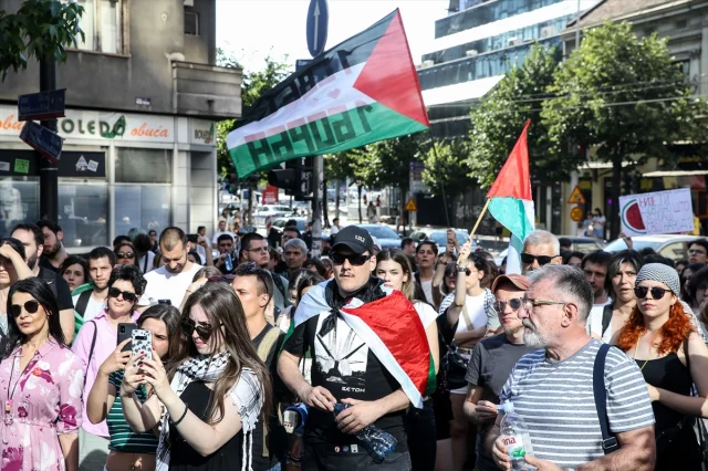 Belgrad'da İsrail'e Silah Yardımı Protestosu Büyüyor