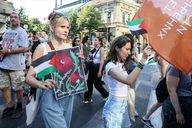 Belgrad'da İsrail'e Silah Yardımı Protestosu Büyüyor