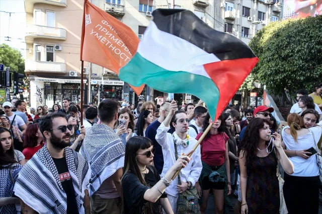 Belgrad'da İsrail'e Silah Yardımı Protestosu Büyüyor