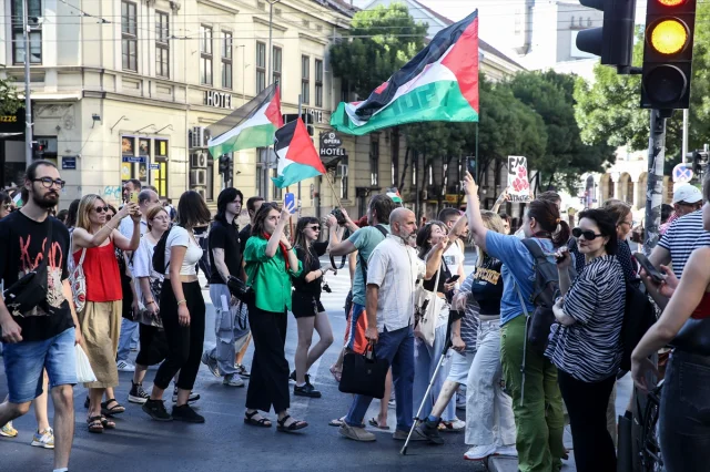 Belgrad'da İsrail'e Silah Yardımı Protestosu Büyüyor