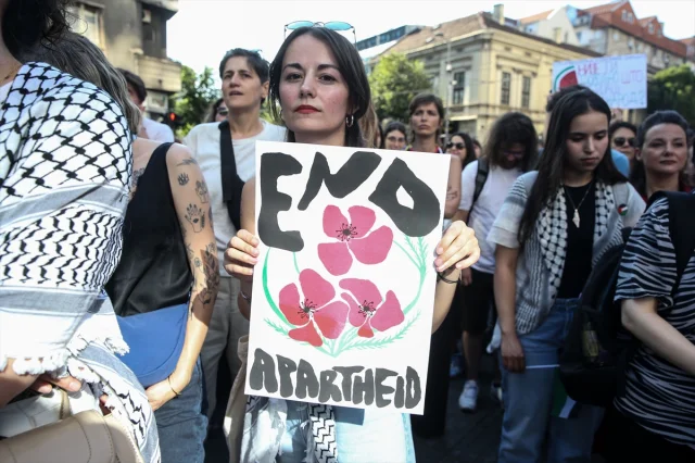 Belgrad'da İsrail'e Silah Yardımı Protestosu Büyüyor