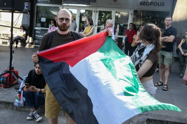 Belgrad'da İsrail'e Silah Yardımı Protestosu Büyüyor