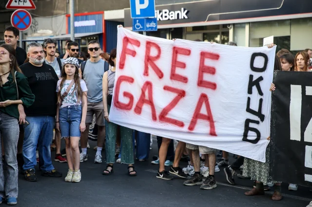 Belgrad'da İsrail'e Silah Yardımı Protestosu Büyüyor
