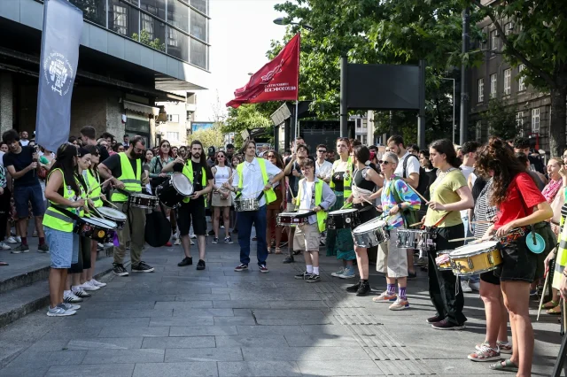 Belgrad'da İsrail'e Silah Yardımı Protestosu Büyüyor