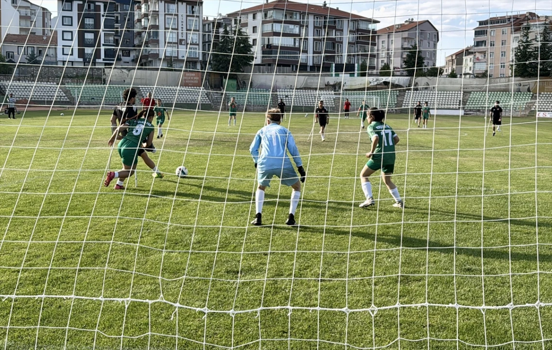 Ampute Futbol Milli Takımı ve Kırşehir Kadın Takımı Sahada Buluştu