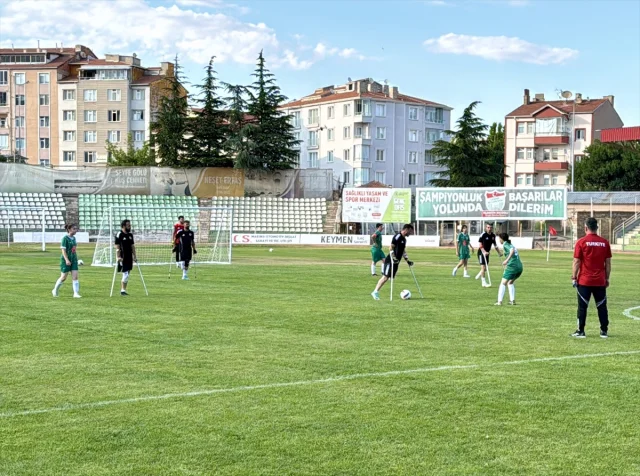 Ampute Futbol Milli Takımı ve Kırşehir Kadın Takımı Sahada Buluştu