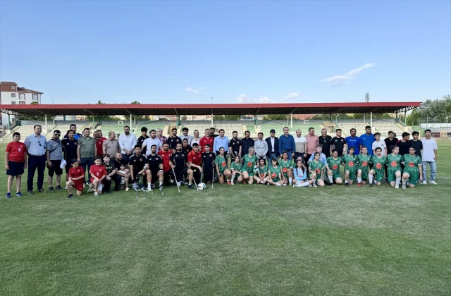 Ampute Futbol Milli Takımı ve Kırşehir Kadın Takımı Sahada Buluştu