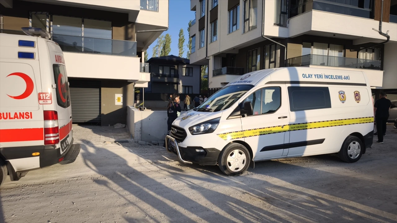Kütahya'da İnşaatta Yaşanan Trajik Kaza: Asansör Boşluğuna Düşen İşçi Hayatını Kaybetti