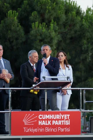 CHP Lideri Özel'den Tekirdağ Mitinginde Sert Eleştiriler