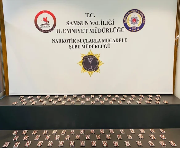 Samsun'da Büyük Operasyon: Binlerce Sentetik Ecza Hapı Ele G...