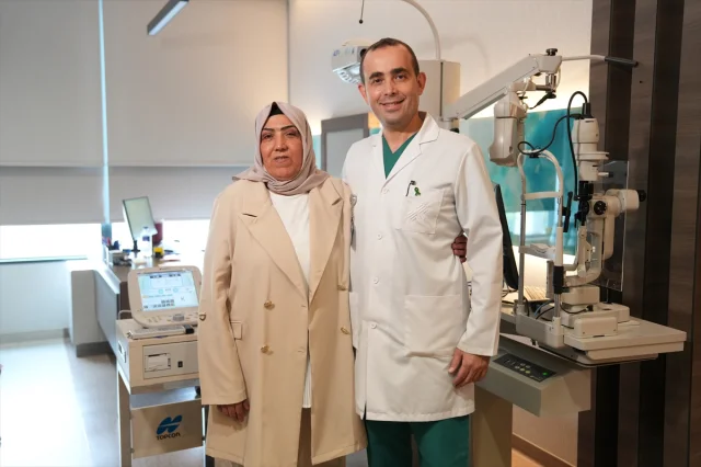 Şirin Kılıç 20 Yıllık Görme Kaybını Medipol'de Aştı