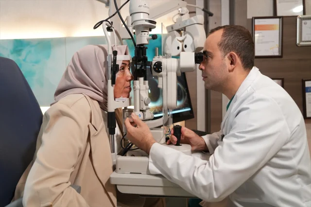 Şirin Kılıç 20 Yıllık Görme Kaybını Medipol'de Aştı