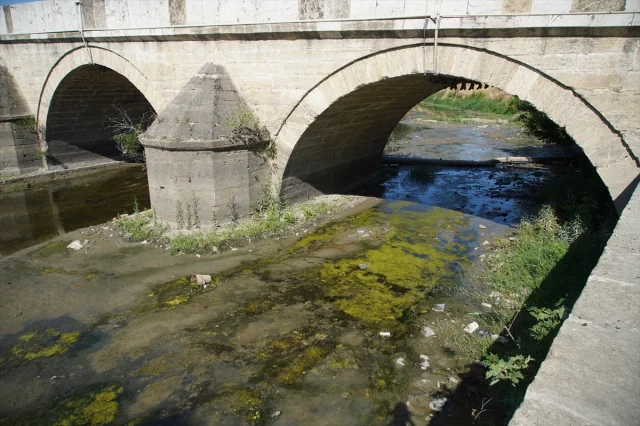 Tunca Nehri'nin Kuraklık Nedeniyle Su Seviyesindeki Düşüş Endişelendiriyor