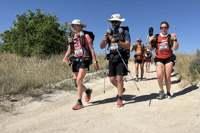 Kapadokya'nın Eşsiz Coğrafyasında Çöl Maratonu Heyecanı Sürüyor