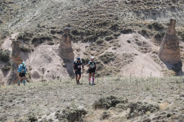 Kapadokya'nın Eşsiz Coğrafyasında Çöl Maratonu Heyecanı Sürüyor