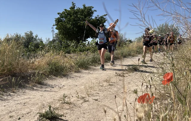 Kapadokya'nın Eşsiz Coğrafyasında Çöl Maratonu Heyecanı Sürüyor