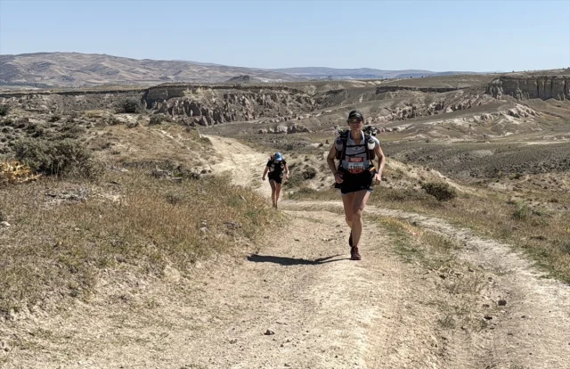 Kapadokya'nın Eşsiz Coğrafyasında Çöl Maratonu Heyecanı Sürüyor