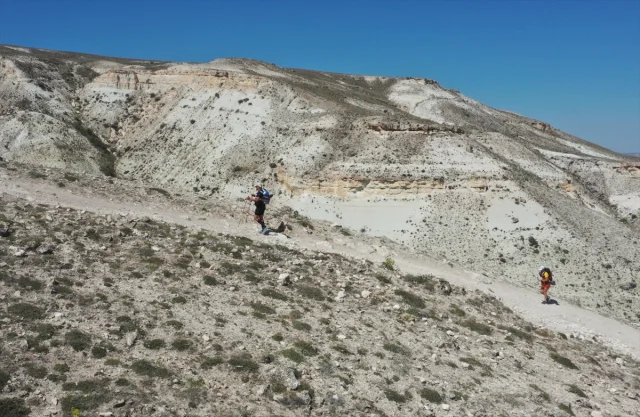Kapadokya'nın Eşsiz Coğrafyasında Çöl Maratonu Heyecanı Sürüyor