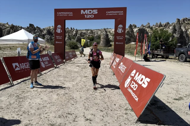 Kapadokya'nın Eşsiz Coğrafyasında Çöl Maratonu Heyecanı Sürüyor