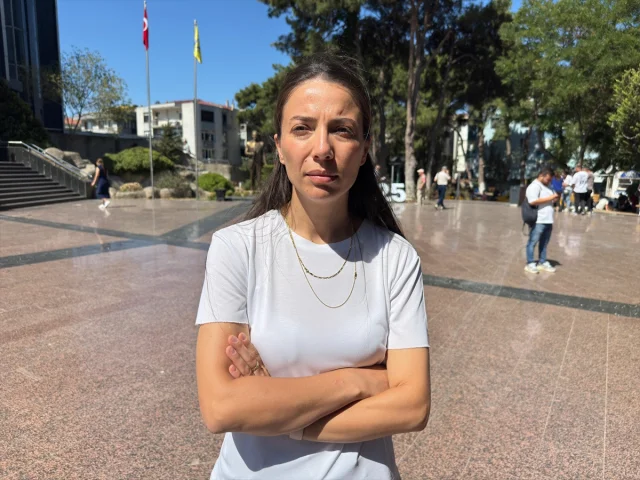 İzmir Buca'da Çöp Krizi Büyüyor İşçilerin Grevi Şehri Felç Etti