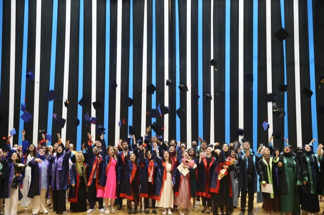 Kahramanmaraş Sütçü İmam Üniversitesi'nde Coşkulu Mezuniyet Töreni