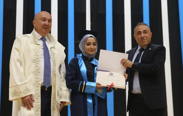 Kahramanmaraş Sütçü İmam Üniversitesi'nde Coşkulu Mezuniyet Töreni