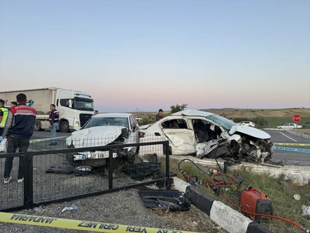 Yozgat'ta Trafik Faciası: İki Araç Çarpıştı, Can Kaybı ve Yaralı Var