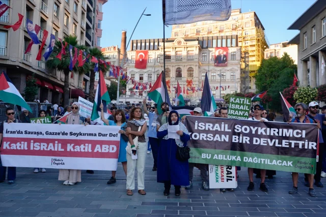 İstanbul'da Filistin'e Destek Eylemi İsrail Saldırılarına Tepki Çekti