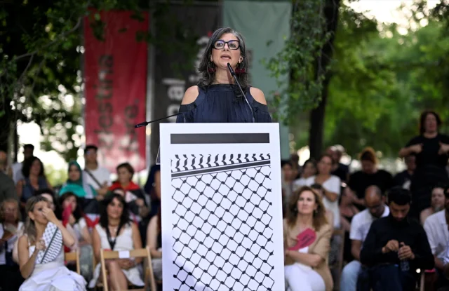 Francesca Albanese İspanya'da Soykırım Karşıtı Protestoya Katıldı