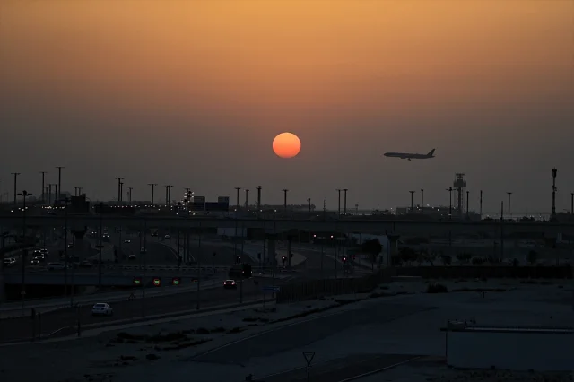 Kuveyt Hava Sahasını Uçuşlara Yeniden Açtı