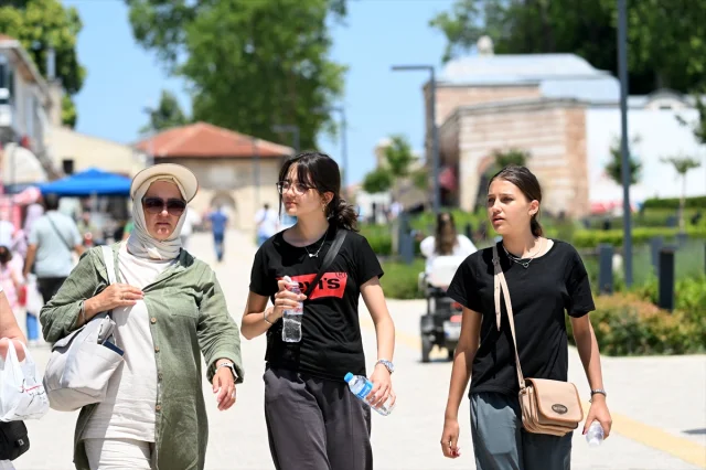 Trakya'da Kavurucu Sıcaklar Hayatı Etkiliyor