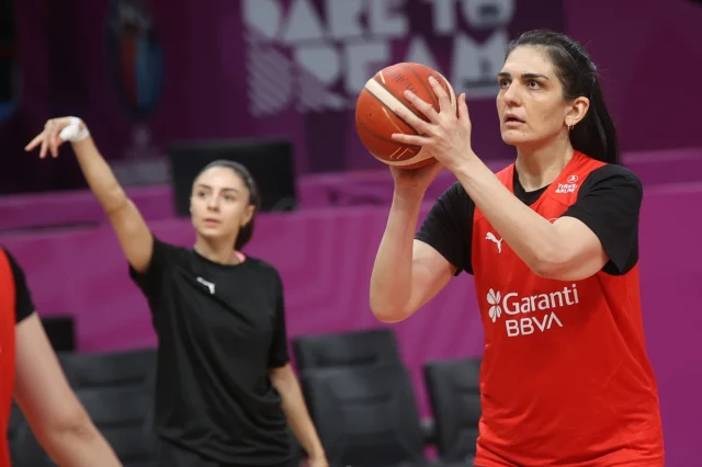 Milli Kadın Basketbol Takımı'nın Almanya Hazırlıkları Sürüyor