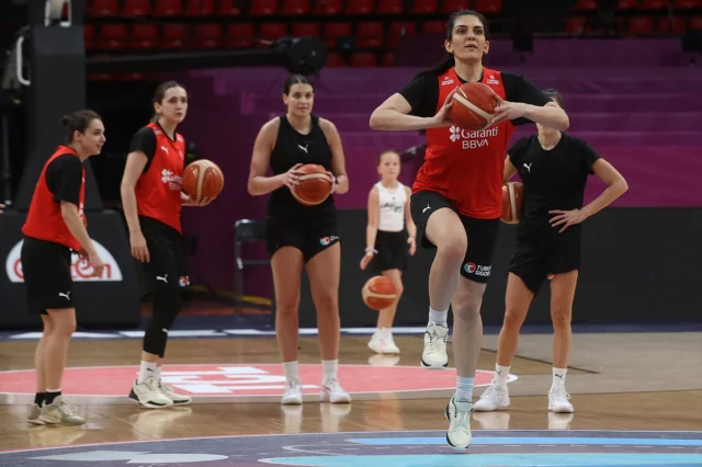 Milli Kadın Basketbol Takımı'nın Almanya Hazırlıkları Sürüyor